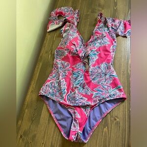 Marilyn Monroe Womens XL Pink Floral‎ Cold Shoulder Swimsuit